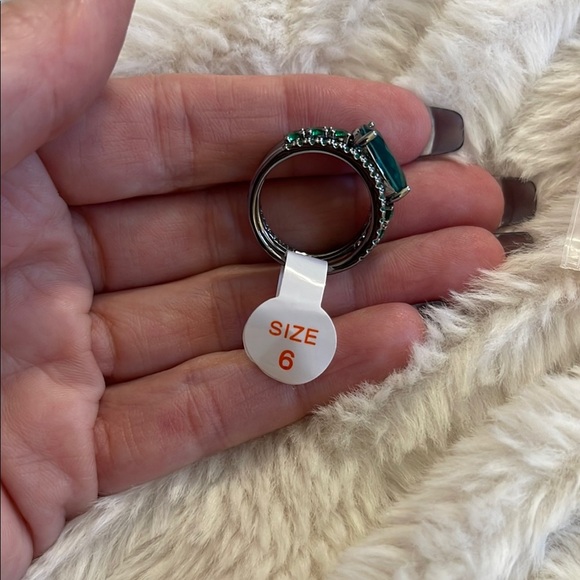 Bomb Party May 2025 Lab Created Emerald Fused with Genuine Quartz - Hematite - 6 - Picture 4 of 4